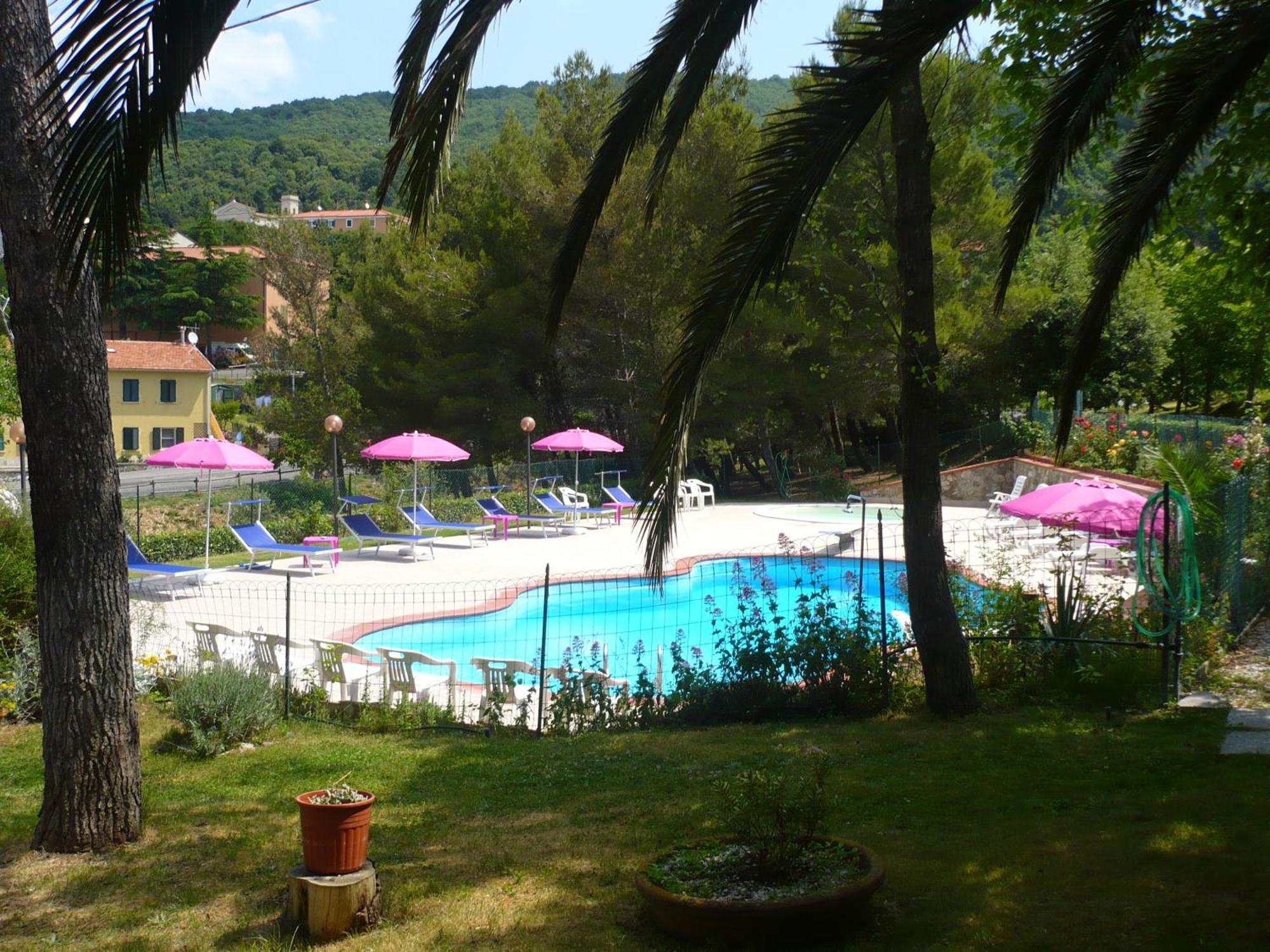 Hotel Il Poggetto Castellina Marittima Exterior photo