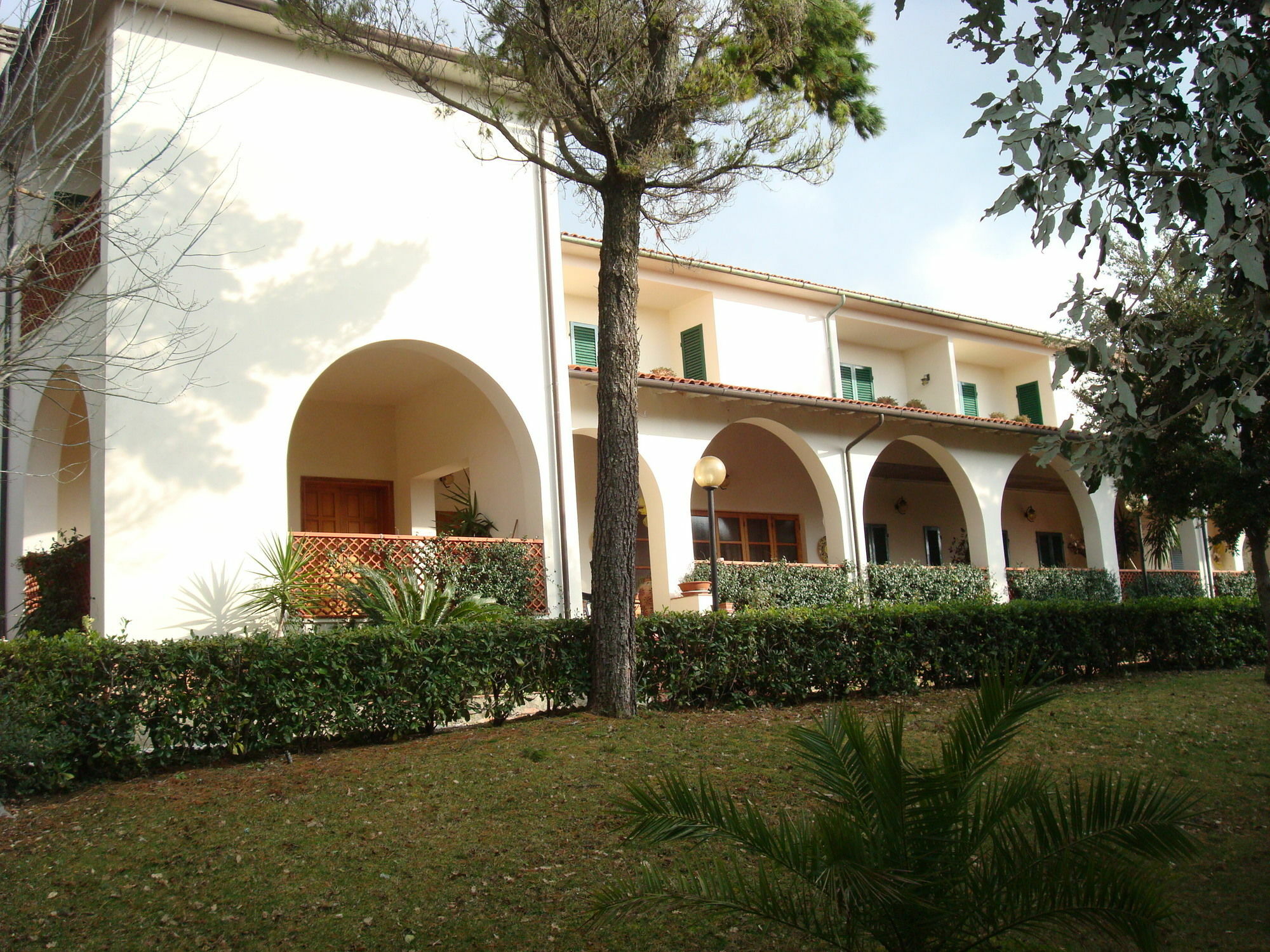 Hotel Il Poggetto Castellina Marittima Exterior photo